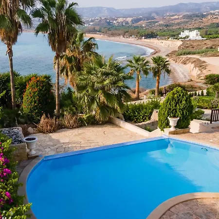 Villa Front Blu By Ezoria