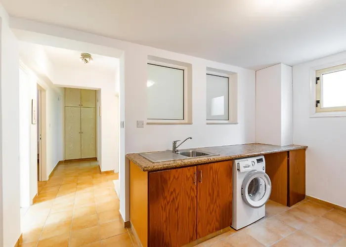 Вилла Front Blu By Ezoria Корал-Бэй